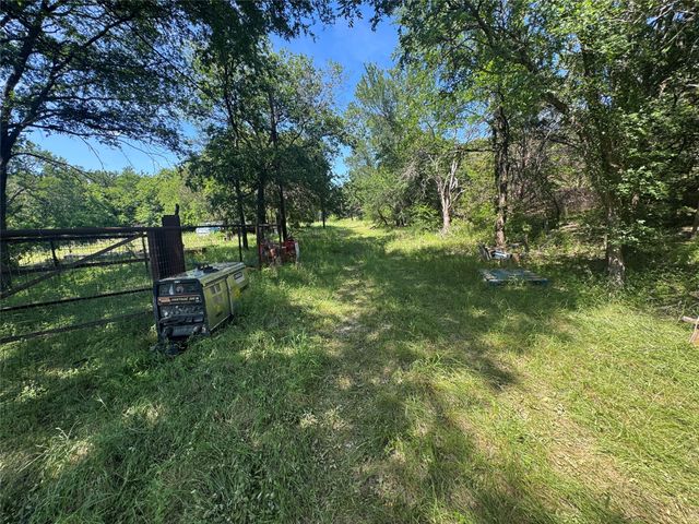 329 S Skyline Court, Cresson, TX 76035