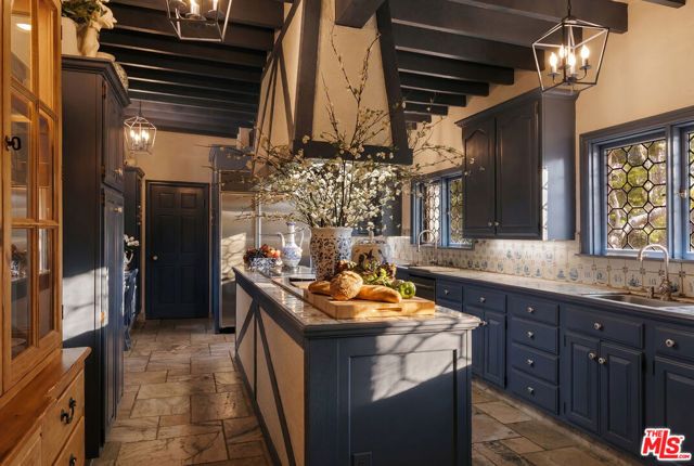 1027 Ridgedale Drive, Beverly Hills, CA 90210