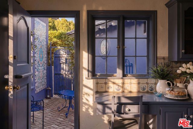 1027 Ridgedale Drive, Beverly Hills, CA 90210