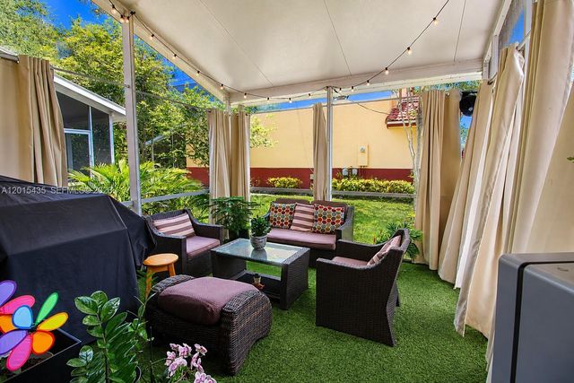 4946 SW 66th Ter, Davie, FL 33314