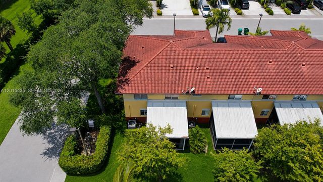 4946 SW 66th Ter, Davie, FL 33314