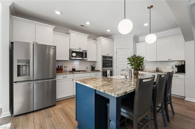 117 Candle Light Court, Advance, NC 27006