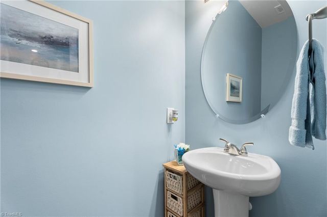 117 Candle Light Court, Advance, NC 27006