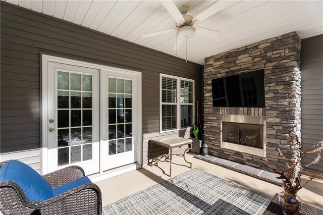 117 Candle Light Court, Advance, NC 27006