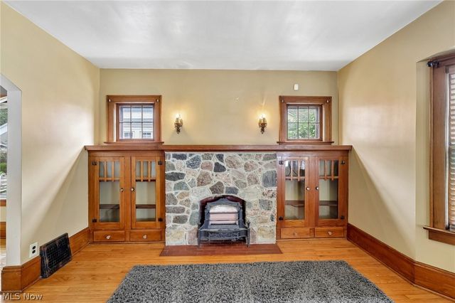 403 E Baird Avenue, Barberton, OH 44203