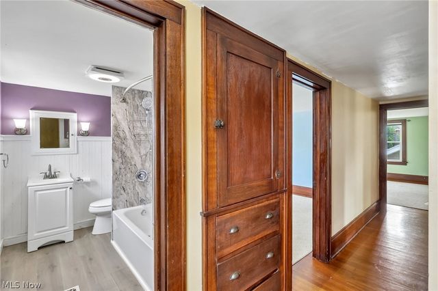 403 E Baird Avenue, Barberton, OH 44203