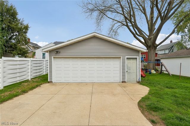 403 E Baird Avenue, Barberton, OH 44203
