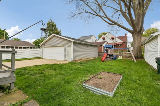 403 E Baird Avenue, Barberton, OH 44203