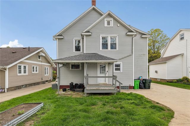 403 E Baird Avenue, Barberton, OH 44203