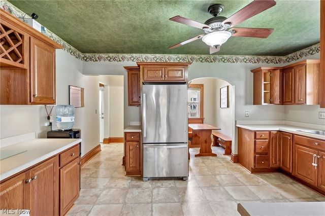 403 E Baird Avenue, Barberton, OH 44203