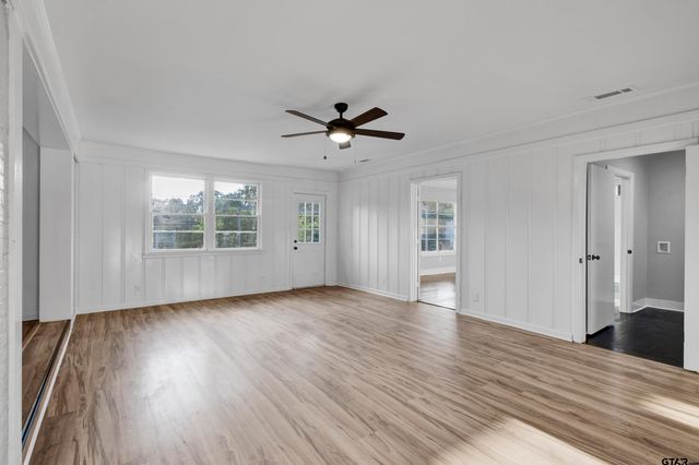 1300 Sunset Drive, Tyler, TX 75701