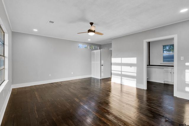 1300 Sunset Drive, Tyler, TX 75701