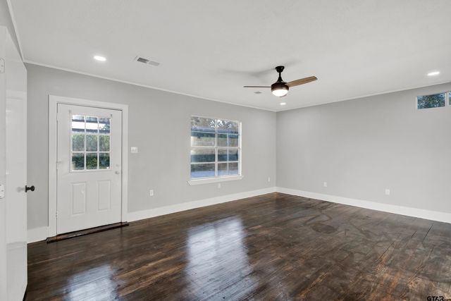 1300 Sunset Drive, Tyler, TX 75701