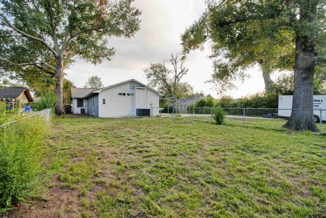 1300 Sunset Drive, Tyler, TX 75701