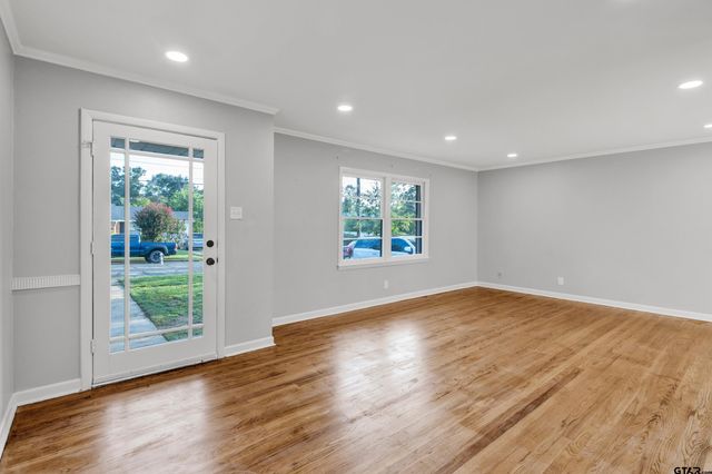 1300 Sunset Drive, Tyler, TX 75701