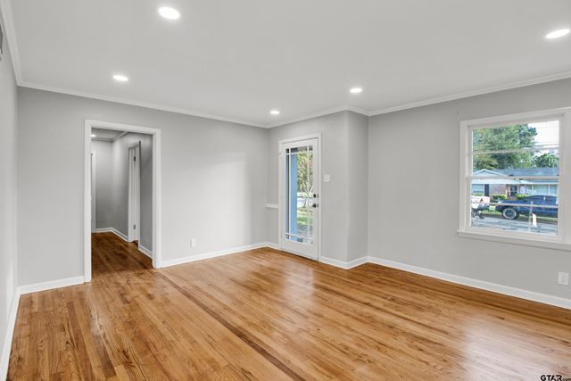1300 Sunset Drive, Tyler, TX 75701