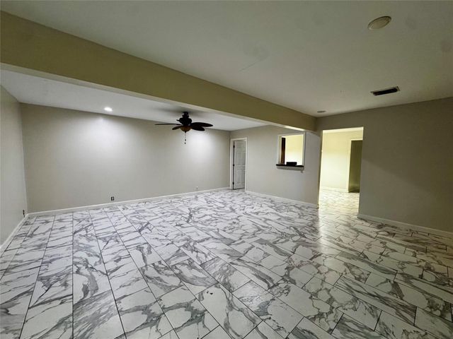 9227 Laura Koppe Road, Houston, TX 77078