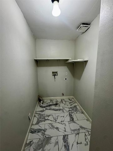 9227 Laura Koppe Road, Houston, TX 77078