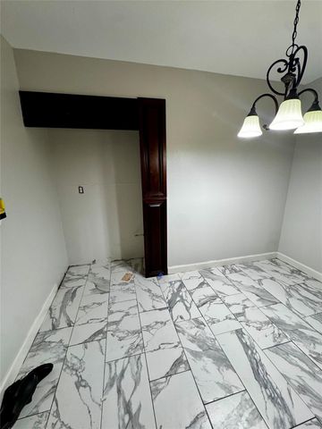 9227 Laura Koppe Road, Houston, TX 77078