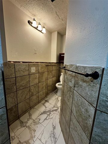 9227 Laura Koppe Road, Houston, TX 77078