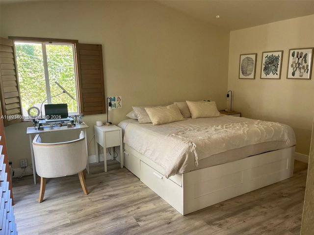 1564 Sunset Way, Weston, FL 33327