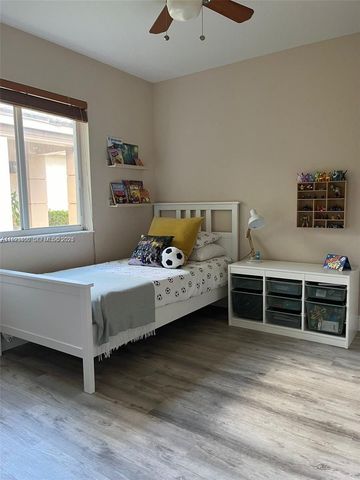 1564 Sunset Way, Weston, FL 33327