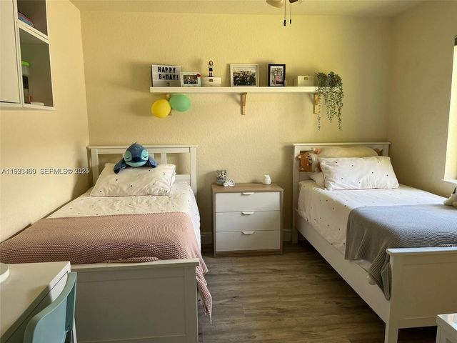 1564 Sunset Way, Weston, FL 33327