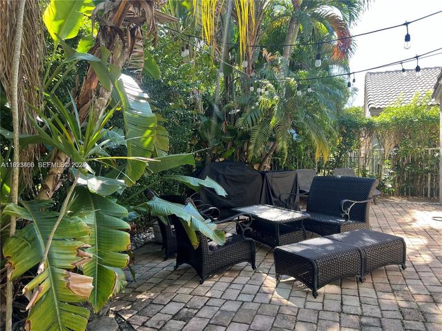 1564 Sunset Way, Weston, FL 33327