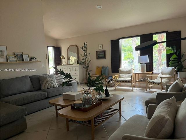 1564 Sunset Way, Weston, FL 33327