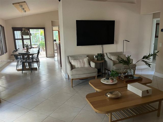 1564 Sunset Way, Weston, FL 33327