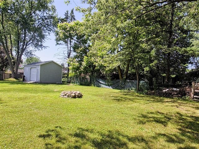 6421 Plainfield Avenue, Kalamazoo, MI 49048