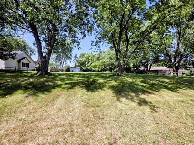 6421 Plainfield Avenue, Kalamazoo, MI 49048