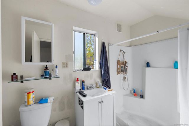 7207 Berkeley Dr., La Mesa, CA 91942
