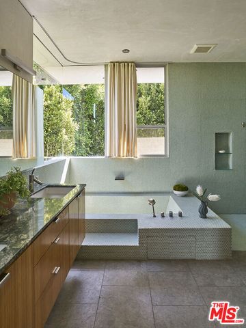 2502 7th Street, Santa Monica, CA 90405