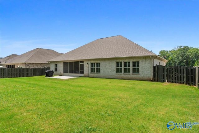 7028 Regency Lane, Gurley, AL 35748