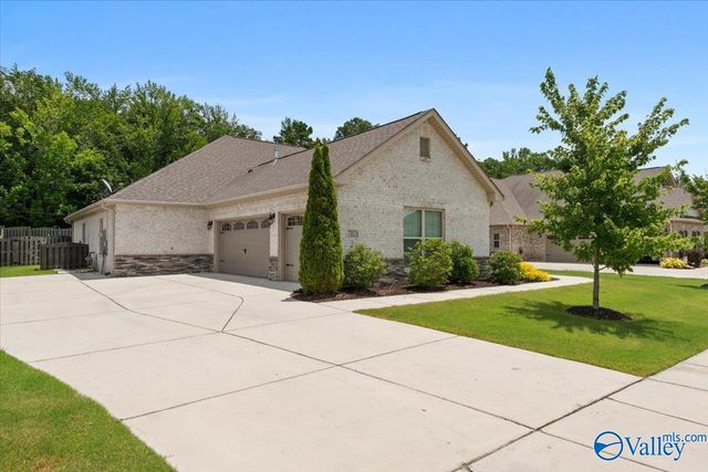 7028 Regency Lane, Gurley, AL 35748