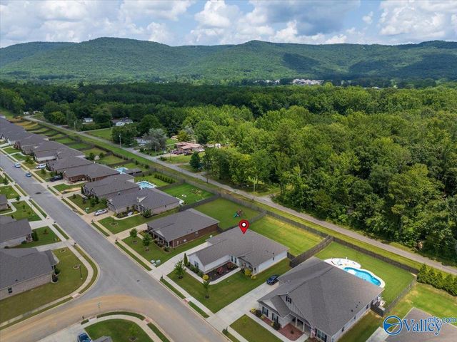 7028 Regency Lane, Gurley, AL 35748