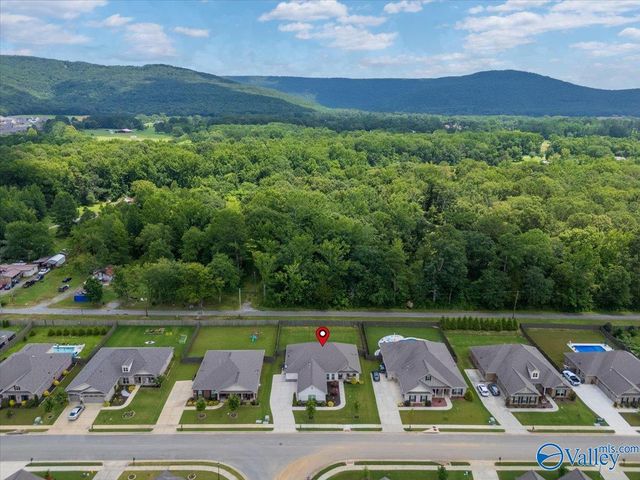 7028 Regency Lane, Gurley, AL 35748