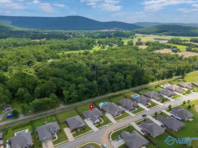 7028 Regency Lane, Gurley, AL 35748