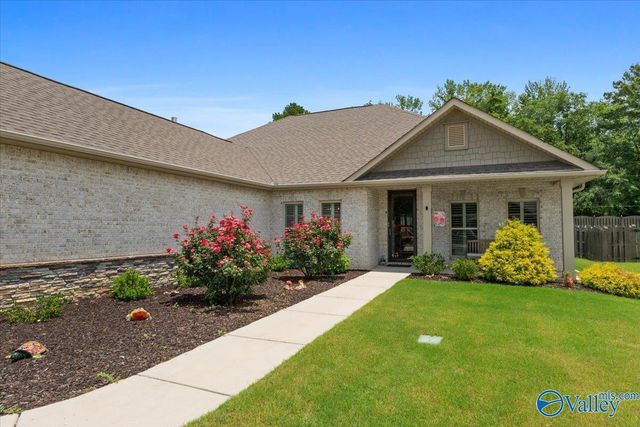 7028 Regency Lane, Gurley, AL 35748