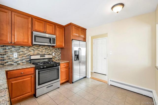 3 Radburn Lane, Port Jefferson Station, NY 11776