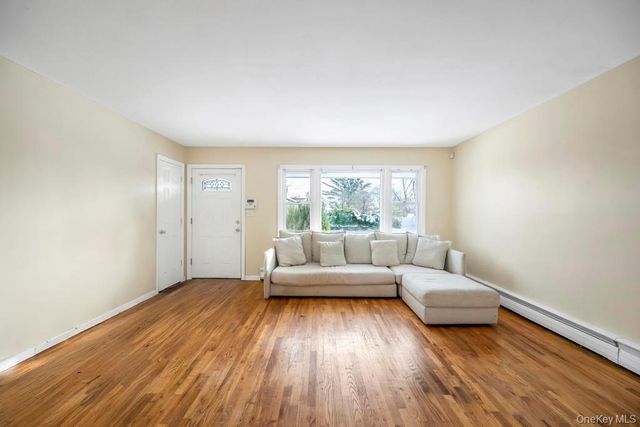 3 Radburn Lane, Port Jefferson Station, NY 11776