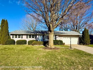 7520 Williamsburg Road, Lansing, MI 48917