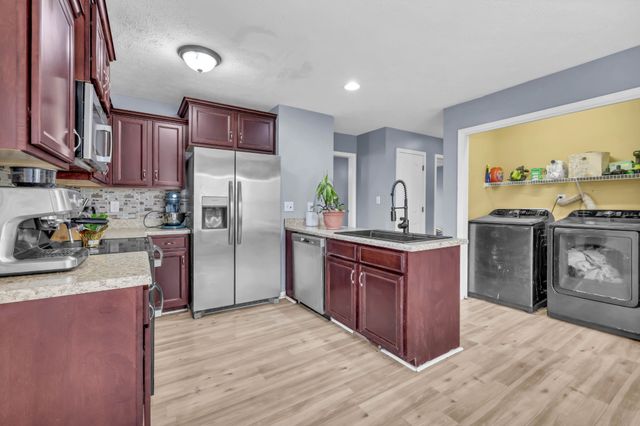 3723 Suiter Rd, Clarksville, TN 37040