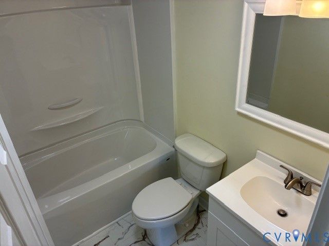 420 Rolling Path Rd, Louisa, VA 23093