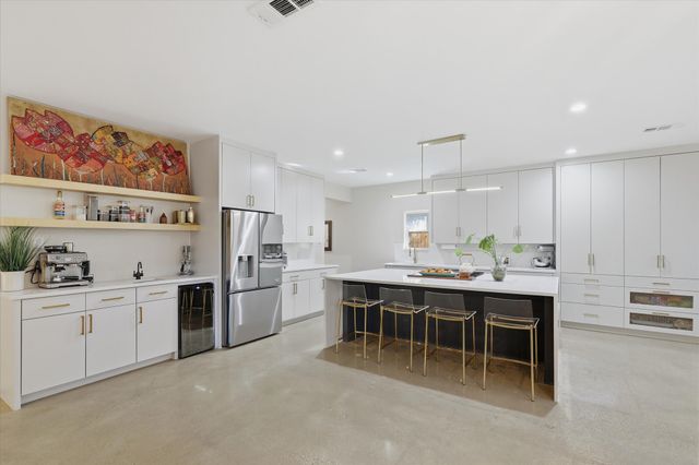 709 Woodbine Avenue, Dallas, TX 75203
