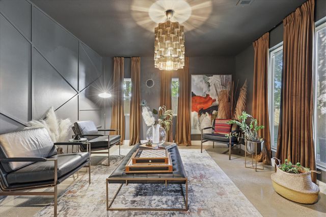 709 Woodbine Avenue, Dallas, TX 75203