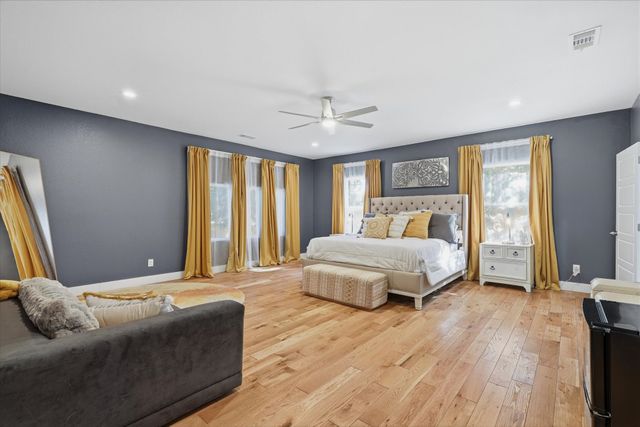 709 Woodbine Avenue, Dallas, TX 75203