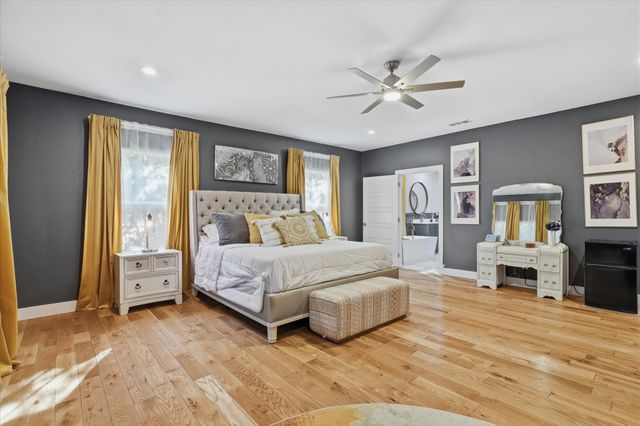 709 Woodbine Avenue, Dallas, TX 75203