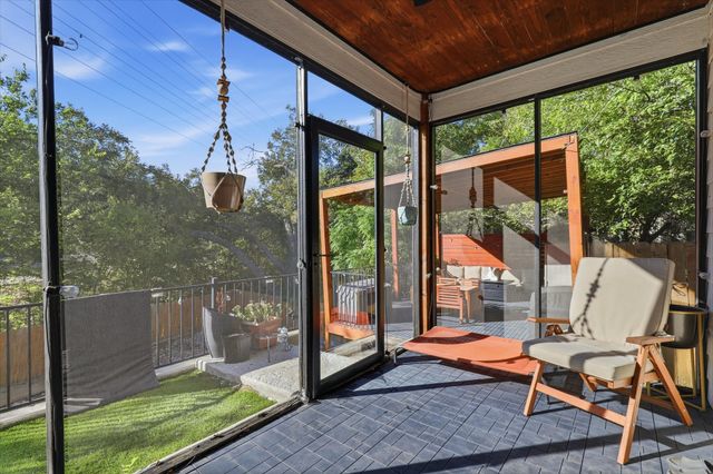 709 Woodbine Avenue, Dallas, TX 75203